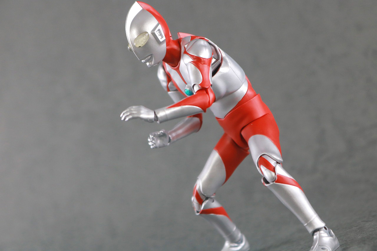 S.H.フィギュアーツ　ウルトラマン　真骨彫製法　レビュー　アクション