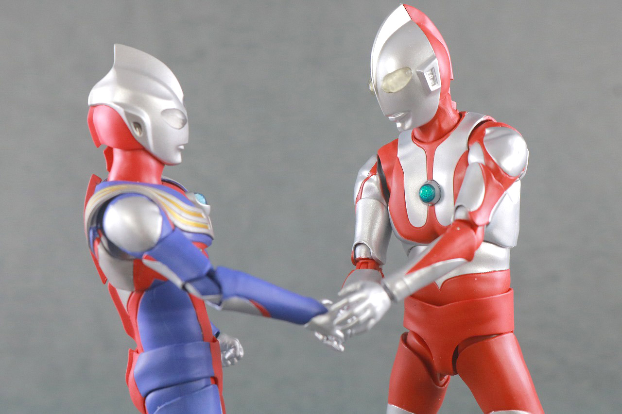 S.H.フィギュアーツ　ウルトラマン　真骨彫製法　レビュー　アクション　ウルトラマンティガ　マルチタイプ