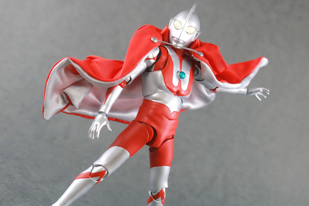 S.H.フィギュアーツ　ウルトラマン　真骨彫製法　レビュー　アクション　ブラザーズマント