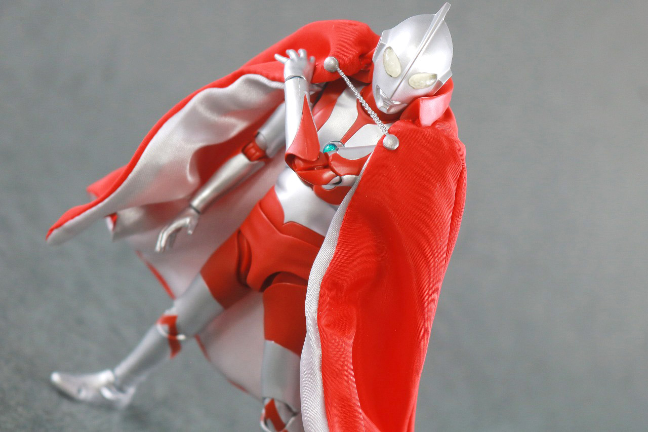 S.H.フィギュアーツ　ウルトラマン　真骨彫製法　レビュー　アクション　ブラザーズマント