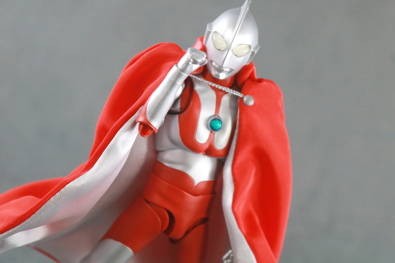 S.H.フィギュアーツ　ウルトラマン　真骨彫製法　レビュー　アクション　ブラザーズマント