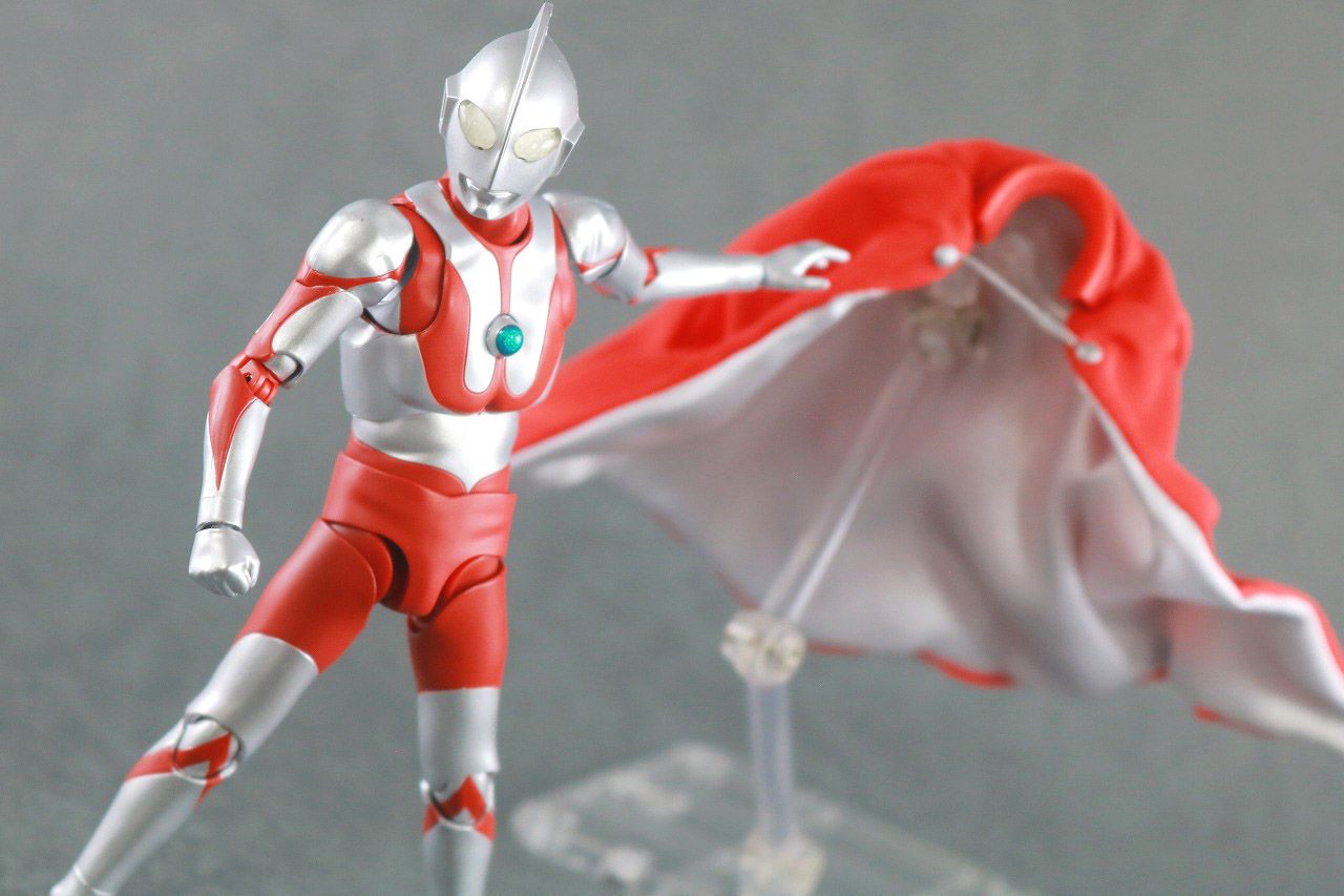 S.H.フィギュアーツ　ウルトラマン　真骨彫製法　レビュー　アクション　ブラザーズマント