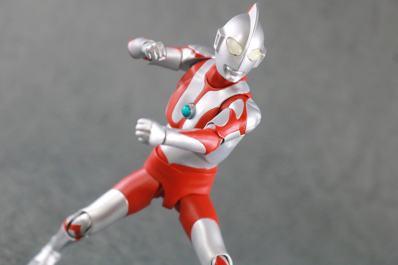 S.H.フィギュアーツ　ウルトラマン　真骨彫製法　レビュー　アクション