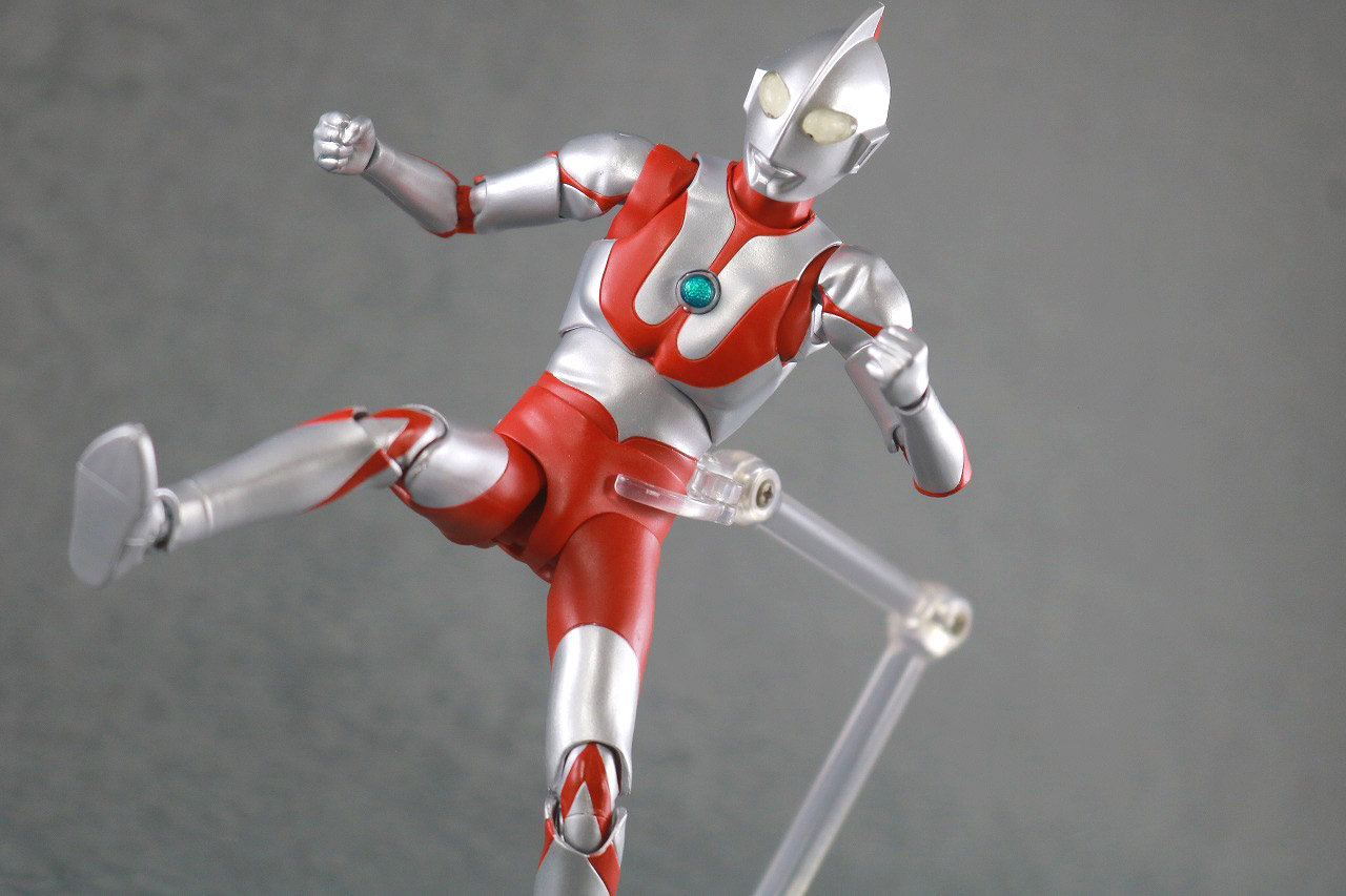 S.H.フィギュアーツ　ウルトラマン　真骨彫製法　レビュー　アクション