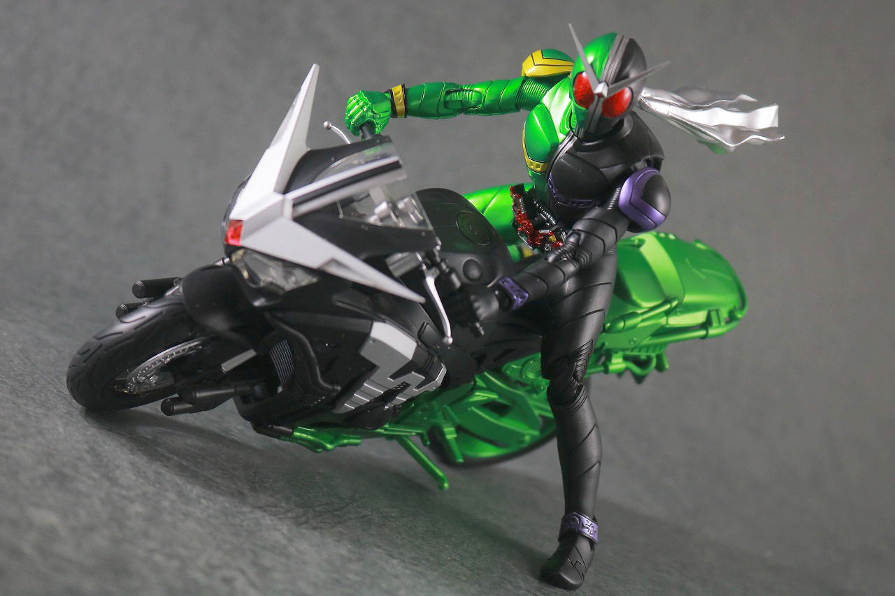 S.H.フィギュアーツ　仮面ライダーW サイクロンジョーカー　真骨彫製法　風都探偵アニメ化記念　レビュー　アクション　ハードボイルダー