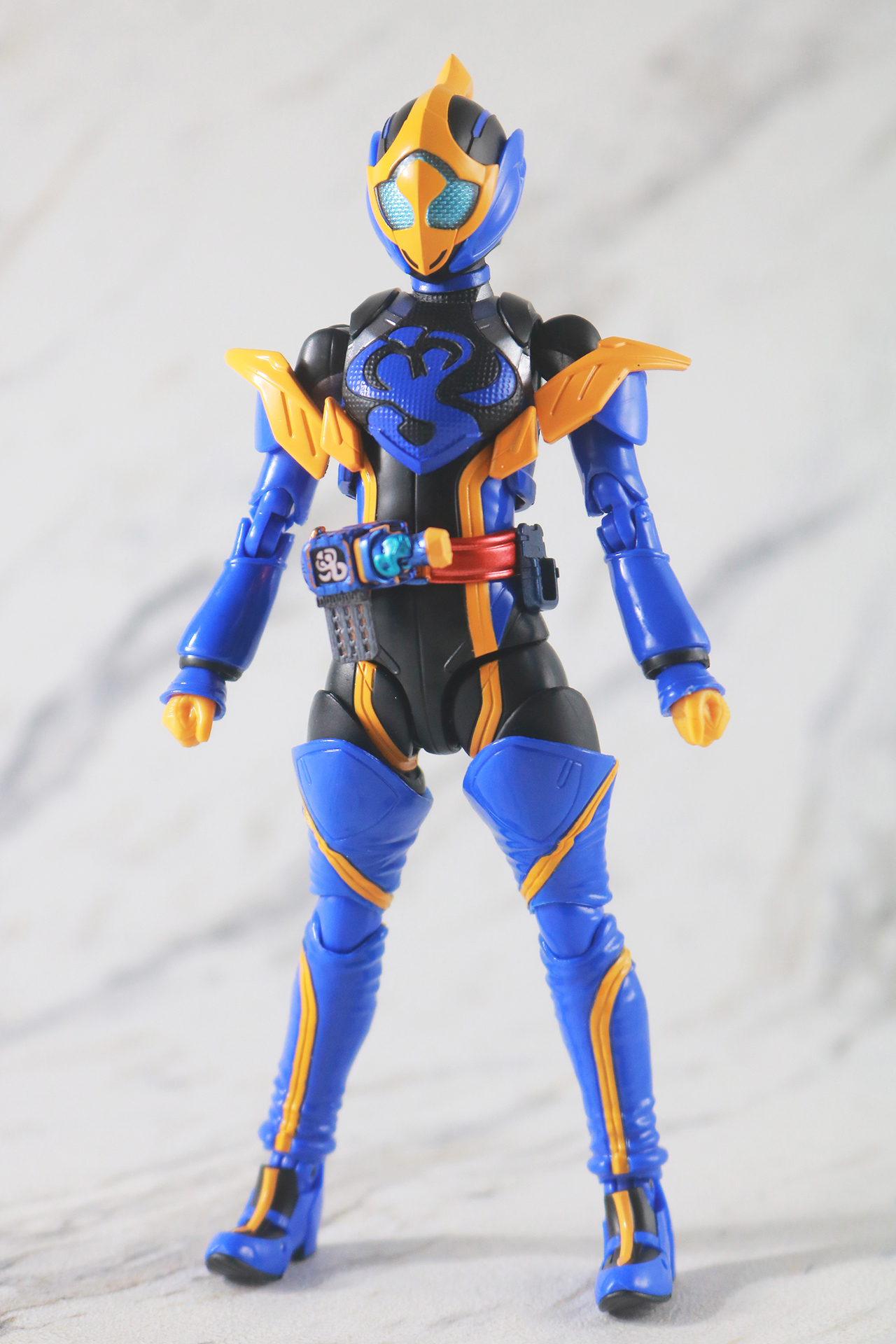 S.H.フィギュアーツ　仮面ライダージャンヌ コブラゲノム／ラブコフ クジャクゲノム　レビュー　本体