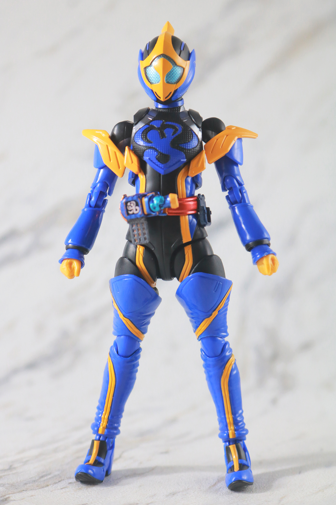 S.H.フィギュアーツ　仮面ライダージャンヌ コブラゲノム／ラブコフ クジャクゲノム　レビュー　本体