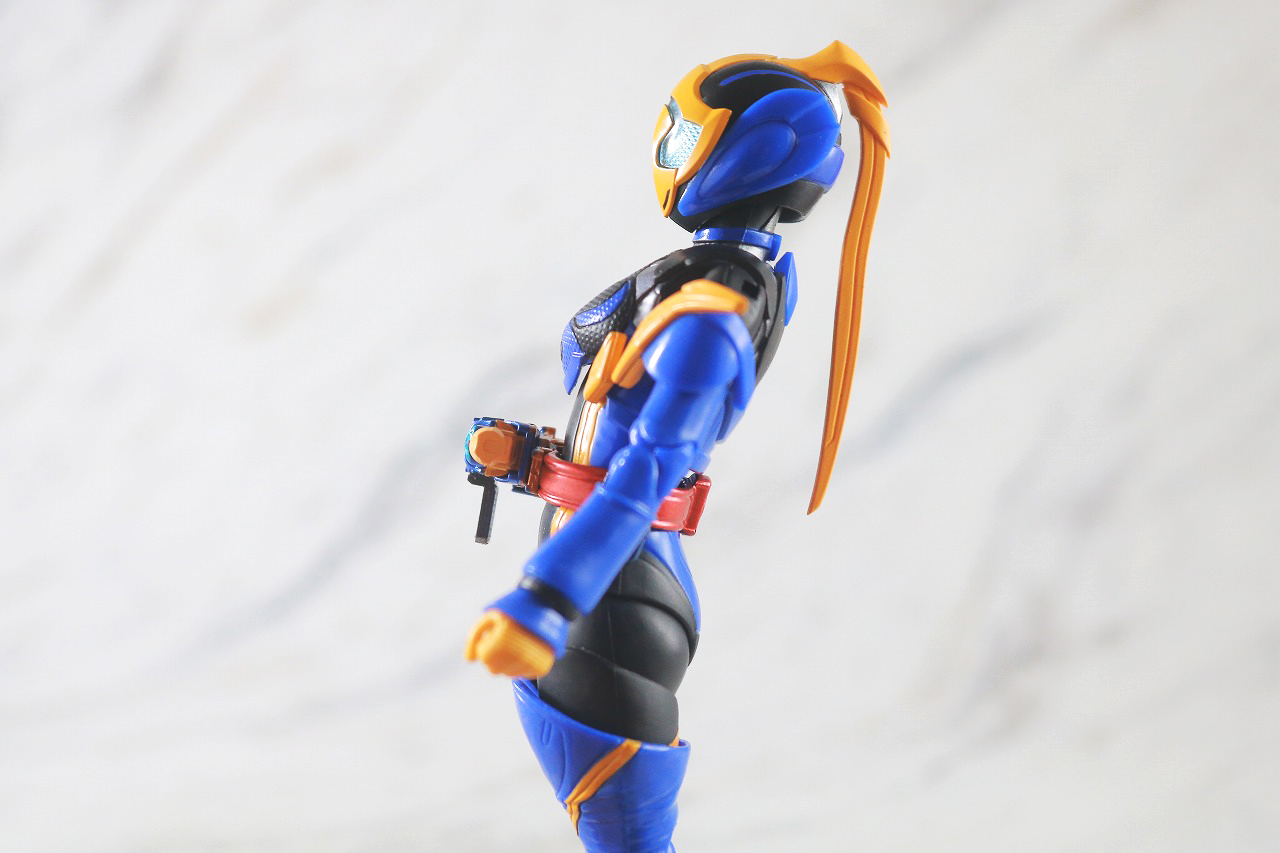 S.H.フィギュアーツ　仮面ライダージャンヌ コブラゲノム／ラブコフ クジャクゲノム　レビュー　可動範囲