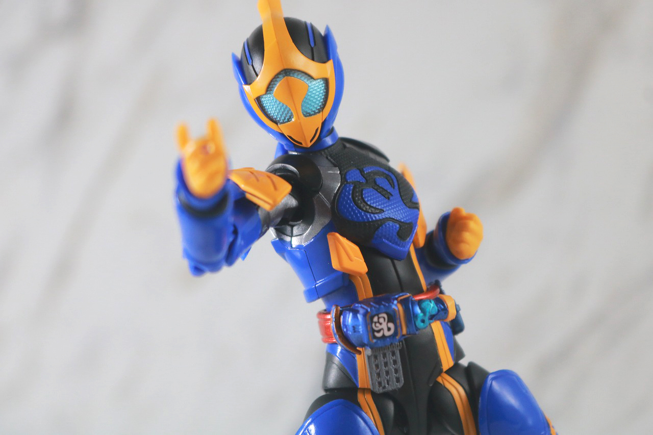 S.H.フィギュアーツ　仮面ライダージャンヌ コブラゲノム／ラブコフ クジャクゲノム　レビュー　アクション