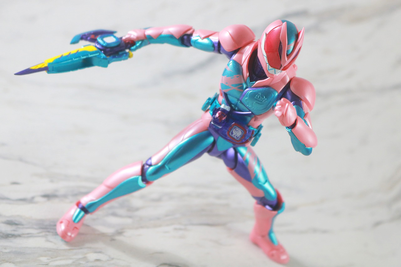 S.H.フィギュアーツ　仮面ライダージャンヌ コブラゲノム／ラブコフ クジャクゲノム　レビュー　アクション