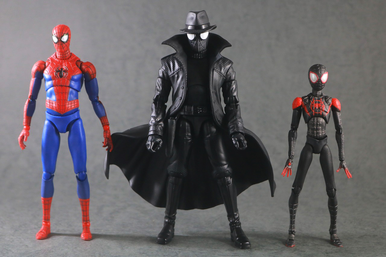 マーベルレジェンド　スパイダーマン・ノワール　レビュー　本体　MAFEX　ピター・B・パーカー　マイルス・モラレス　比較