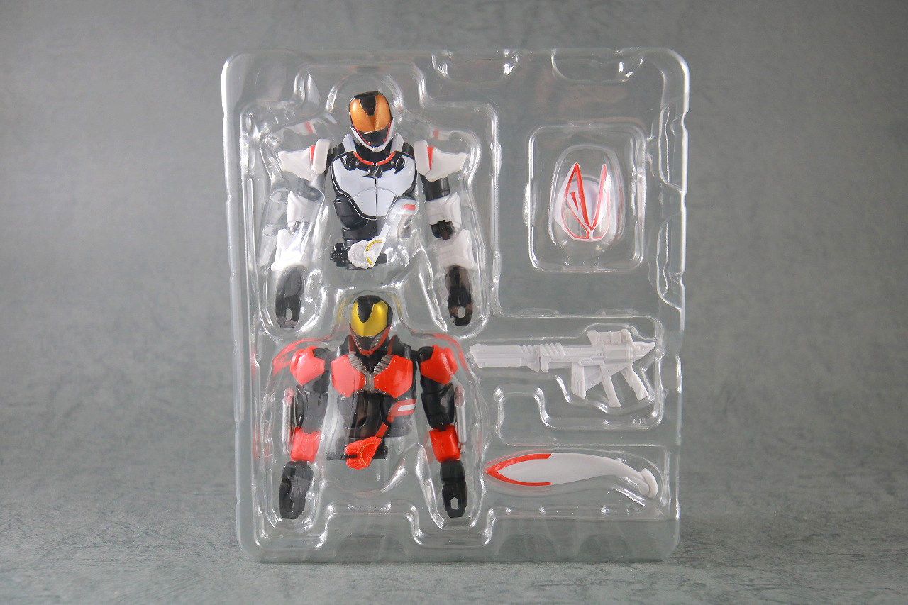 リボルブチェンジフィギュア　仮面ライダーギーツ マグナムブーストセット　レビュー　パッケージ