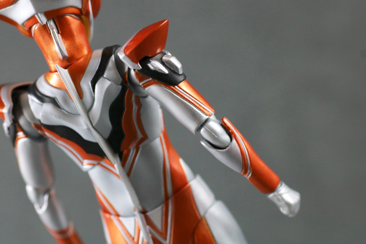 S.H.フィギュアーツ　ウルトラウーマングリージョ　レビュー　本体