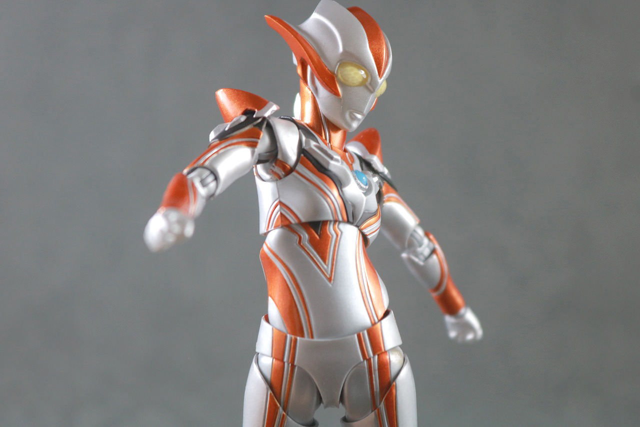 S.H.フィギュアーツ　ウルトラウーマングリージョ　レビュー　可動範囲