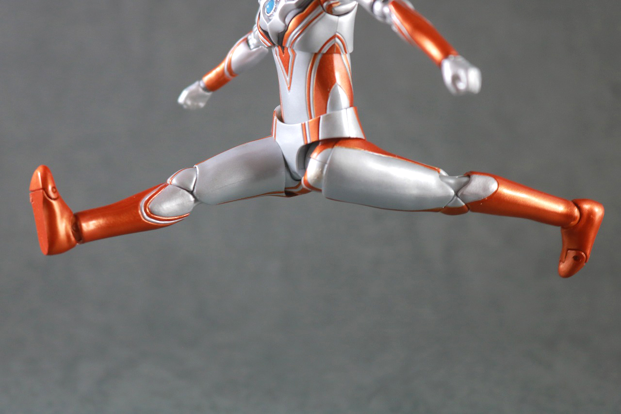 S.H.フィギュアーツ　ウルトラウーマングリージョ　レビュー　可動範囲