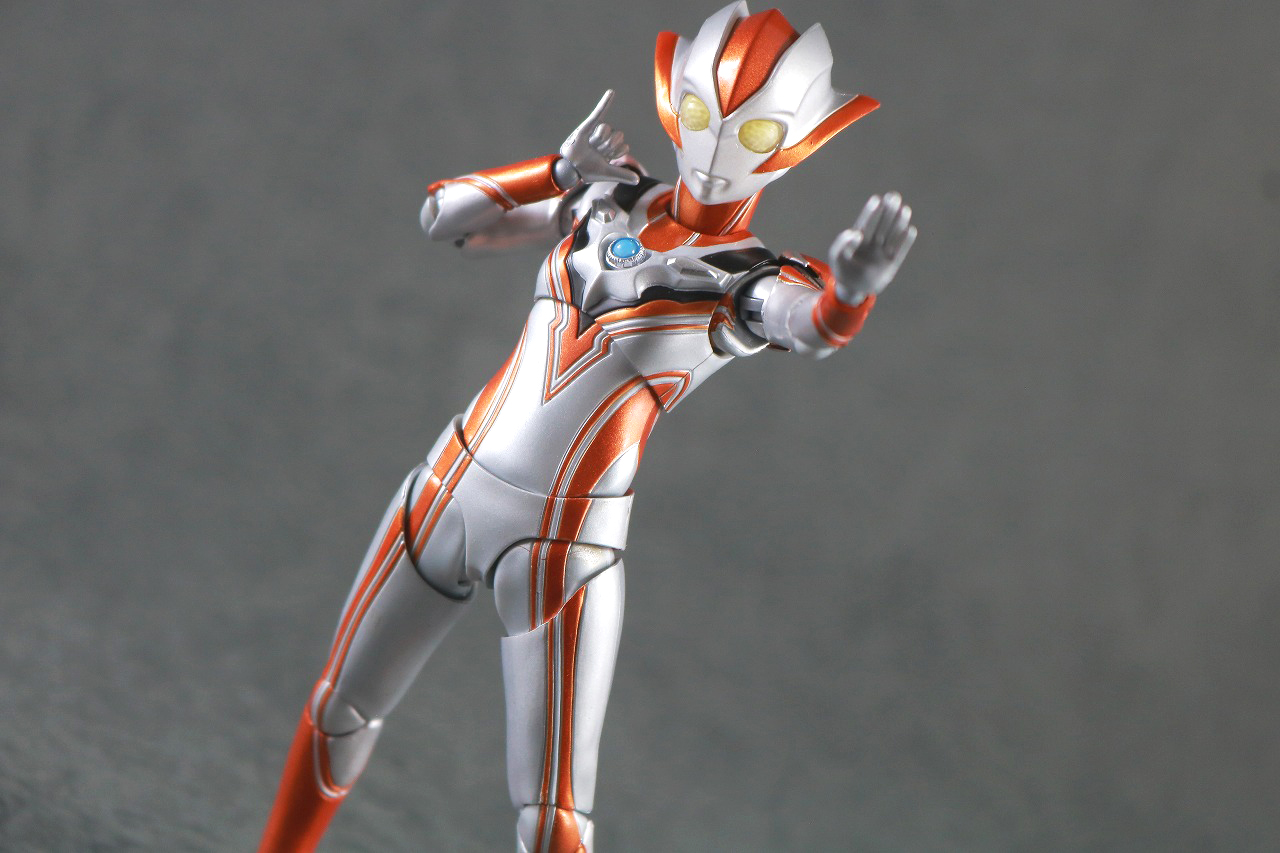 S.H.フィギュアーツ　ウルトラウーマングリージョ　レビュー　アクション