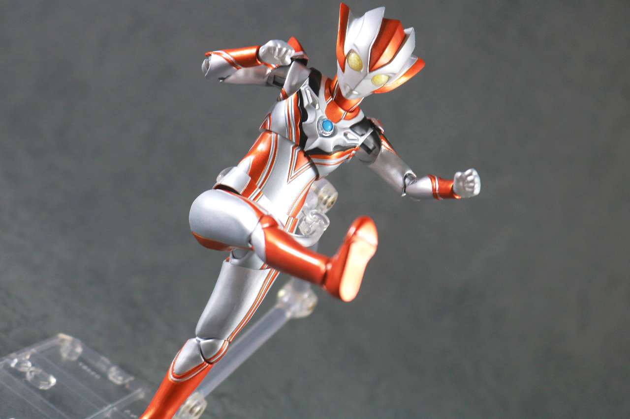 S.H.フィギュアーツ　ウルトラウーマングリージョ　レビュー　アクション