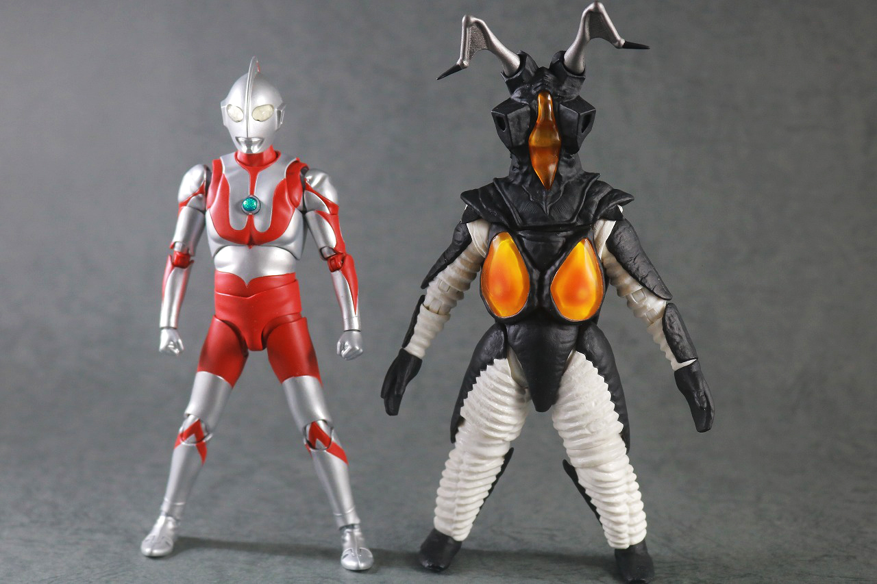 S.H.フィギュアーツ　ゼットン　レビュー　本体　真骨彫製法　ウルトラマン　比較