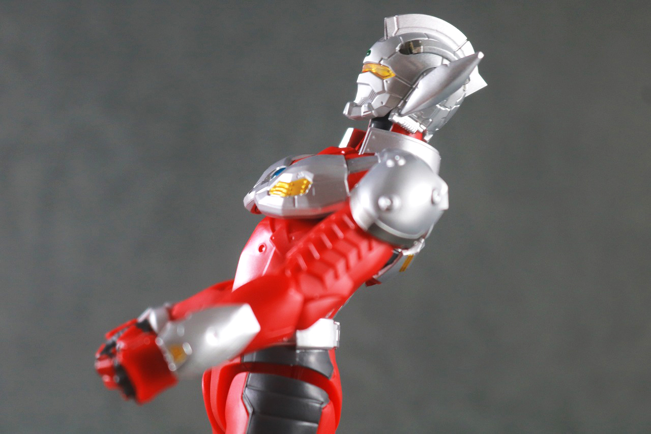 S.H.フィギュアーツ　ULTRAMAN SUIT TARO the Animation　レビュー　可動範囲