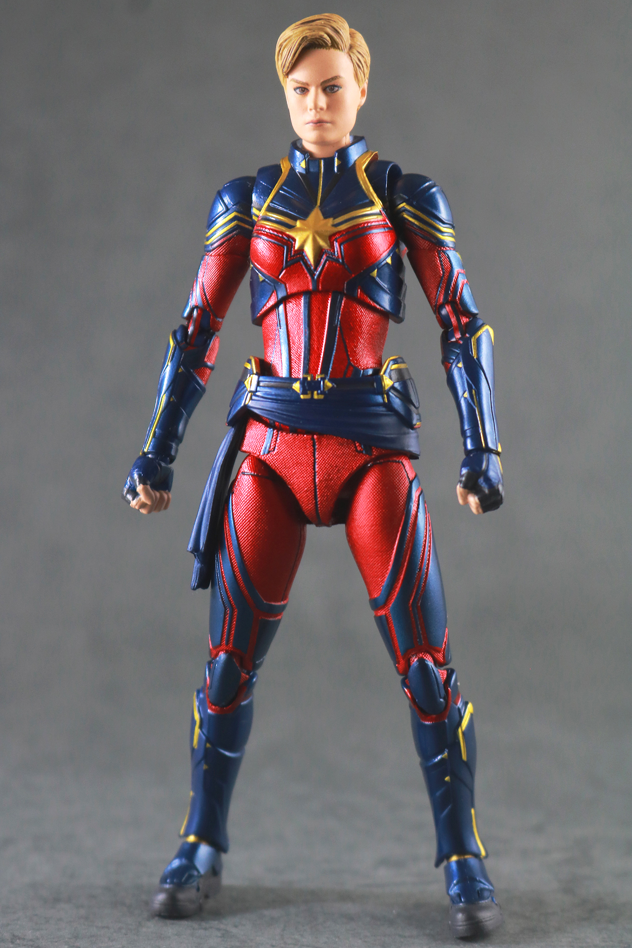 MAFEX　キャプテン・マーベル（アベンジャーズ／エンドゲーム）　レビュー　本体