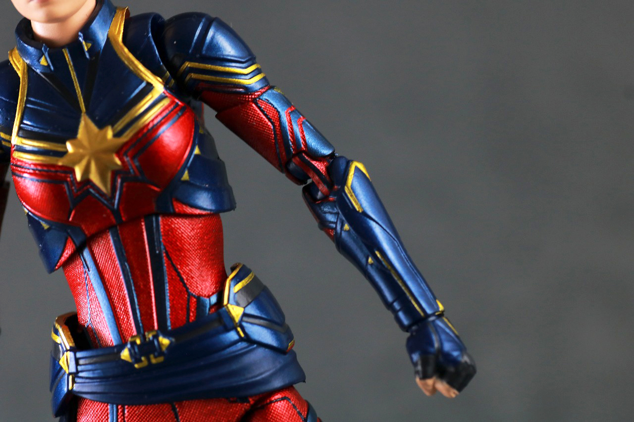 MAFEX　キャプテン・マーベル（アベンジャーズ／エンドゲーム）　レビュー　本体