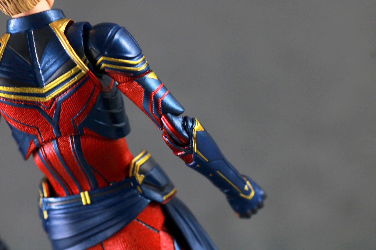 MAFEX　キャプテン・マーベル（アベンジャーズ／エンドゲーム）　レビュー　本体