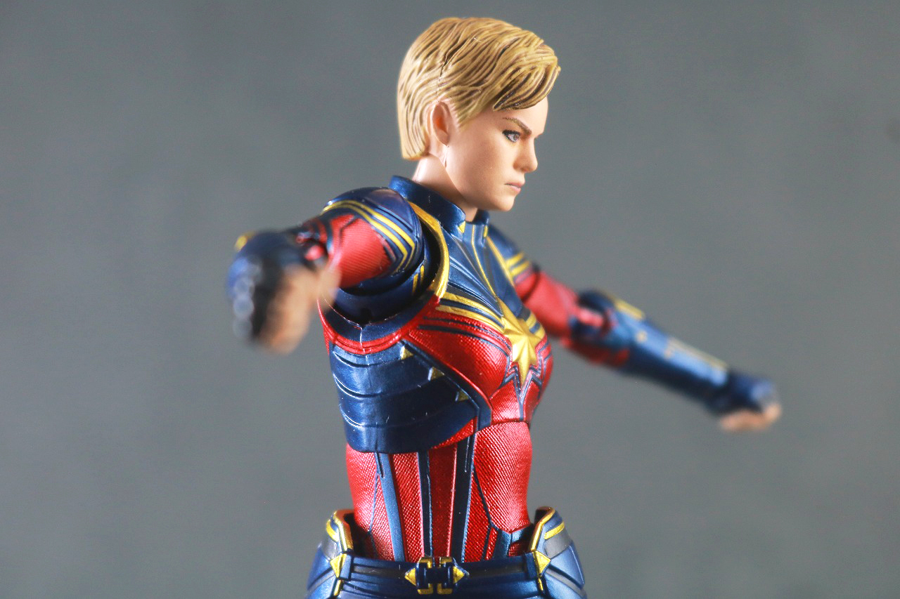 MAFEX　キャプテン・マーベル（アベンジャーズ／エンドゲーム）　レビュー　可動範囲