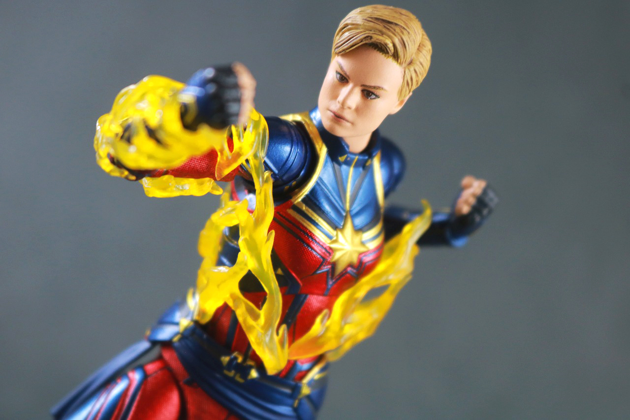 MAFEX　キャプテン・マーベル（アベンジャーズ／エンドゲーム）　レビュー　アクション