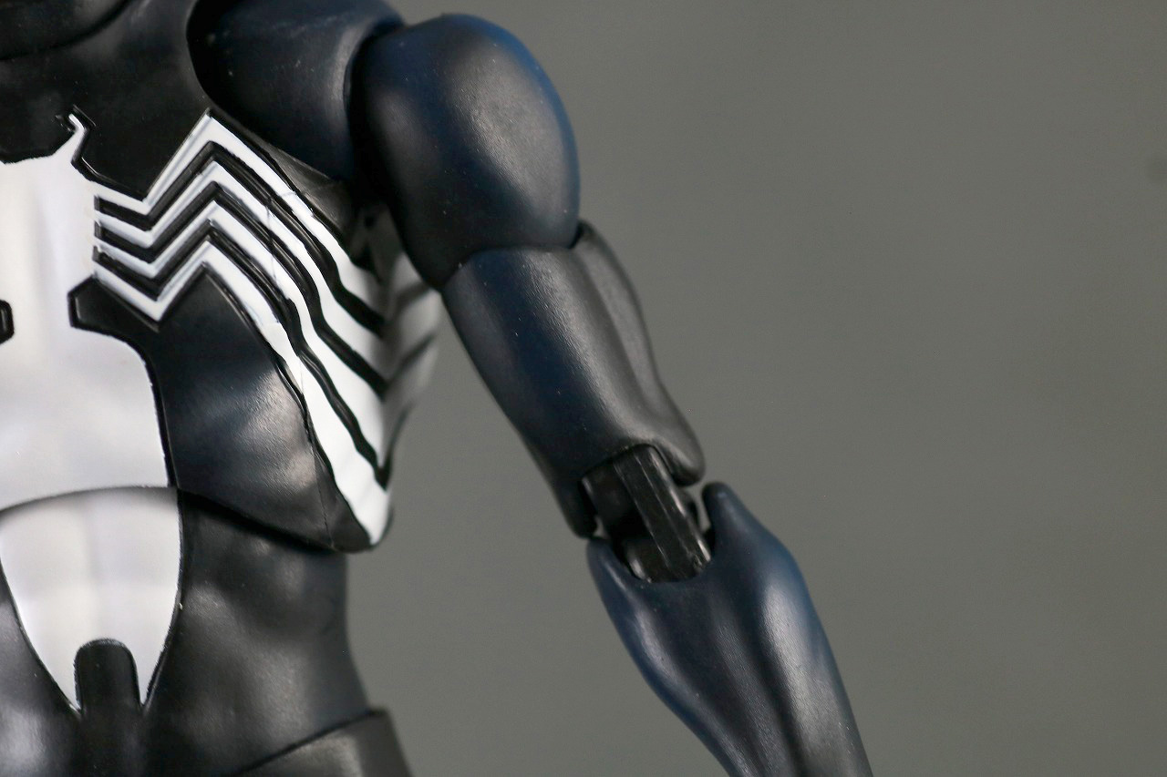 MAFEX　スパイダーマン　ブラックスーツ　レビュー　本体