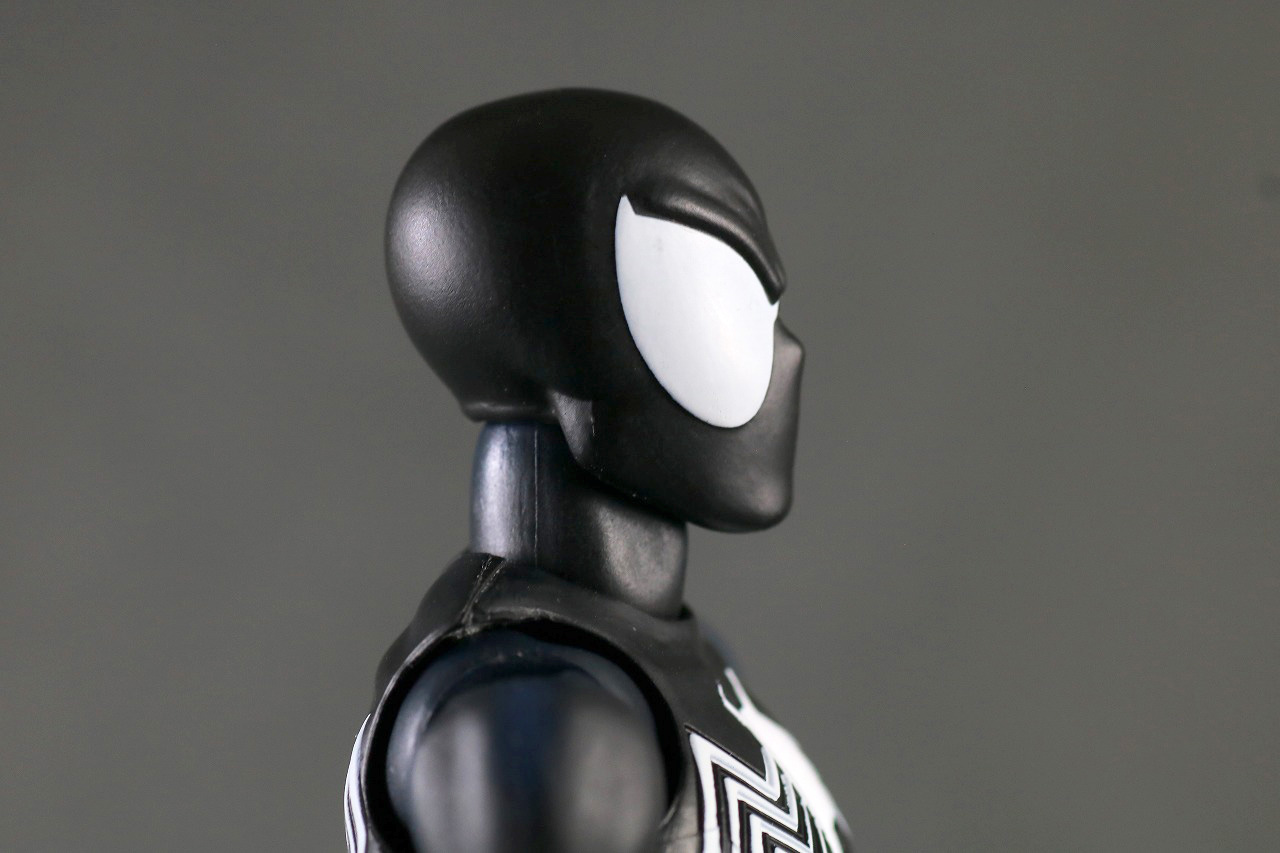 MAFEX　スパイダーマン　ブラックスーツ　レビュー　本体