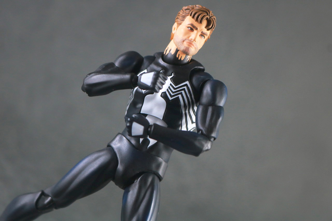 MAFEX　スパイダーマン　ブラックスーツ　レビュー　アクション