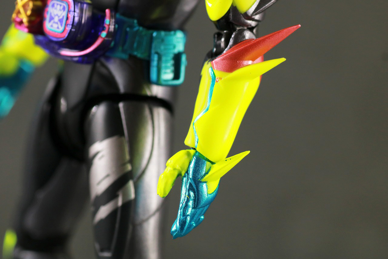 S.H.フィギュアーツ　仮面ライダーリバイス　レビュー　本体