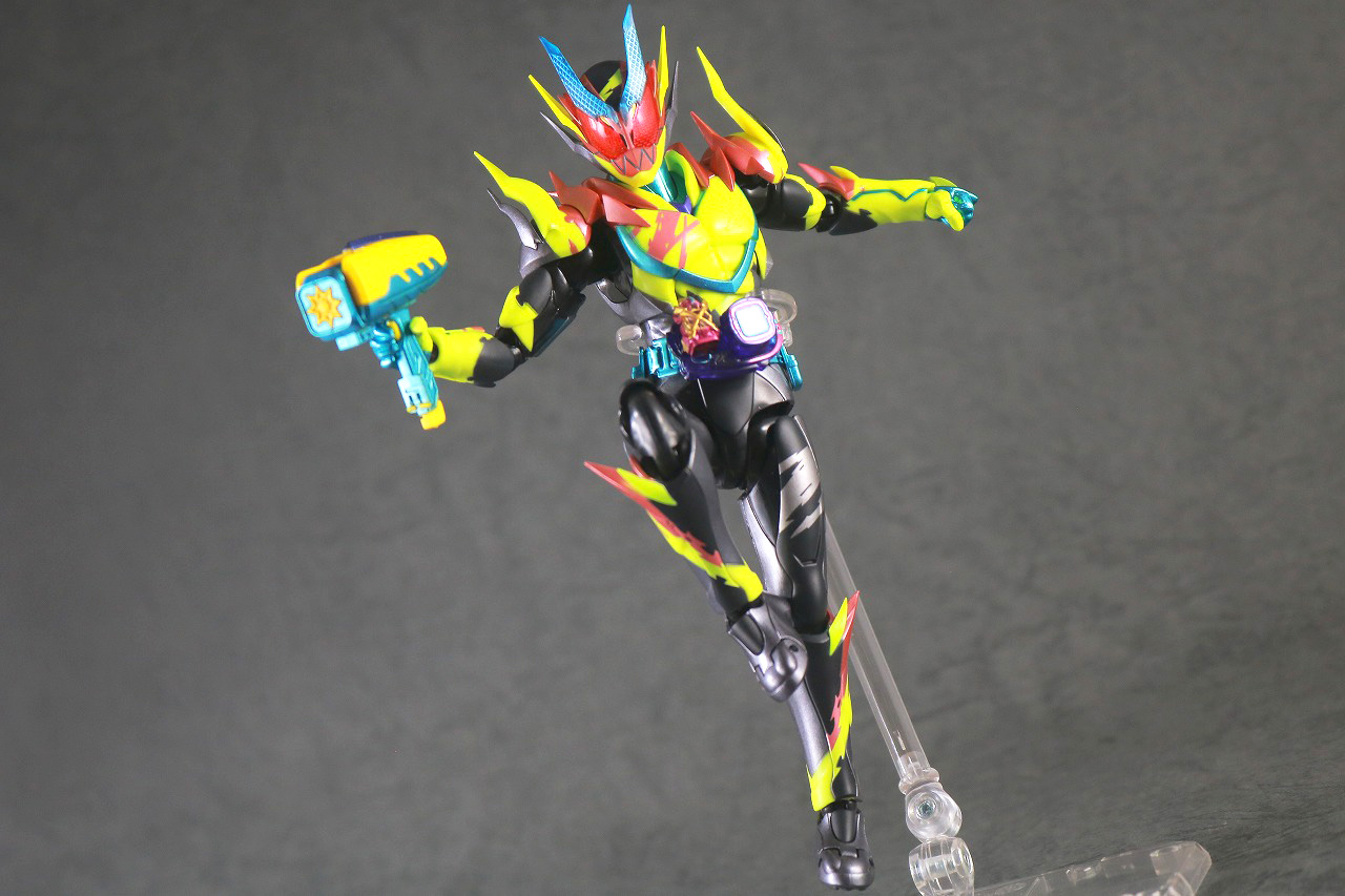 S.H.フィギュアーツ　仮面ライダーリバイス　レビュー　アクション