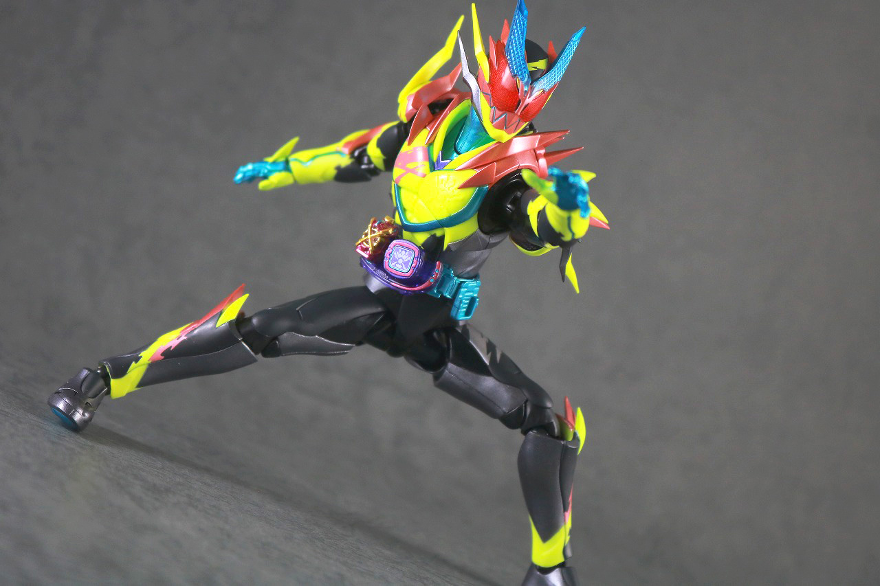 S.H.フィギュアーツ　仮面ライダーリバイス　レビュー　アクション