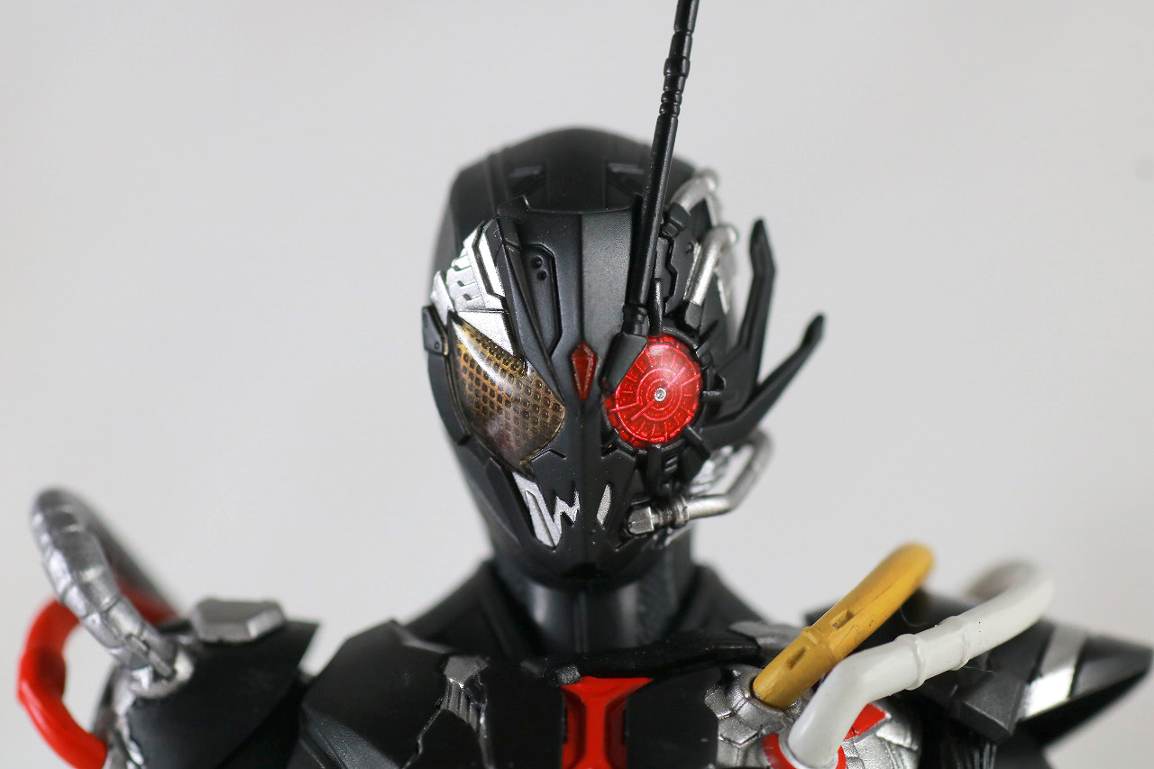 S.H.フィギュアーツ　仮面ライダーアークゼロ　アークエフェクトセット　レビュー　本体