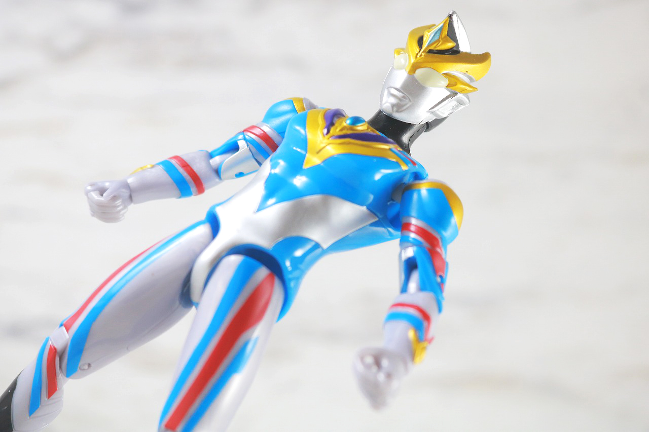 ウルトラアクションフィギュア　ウルトラマンデッカー　ダイナミックタイプ　レビュー　アクション