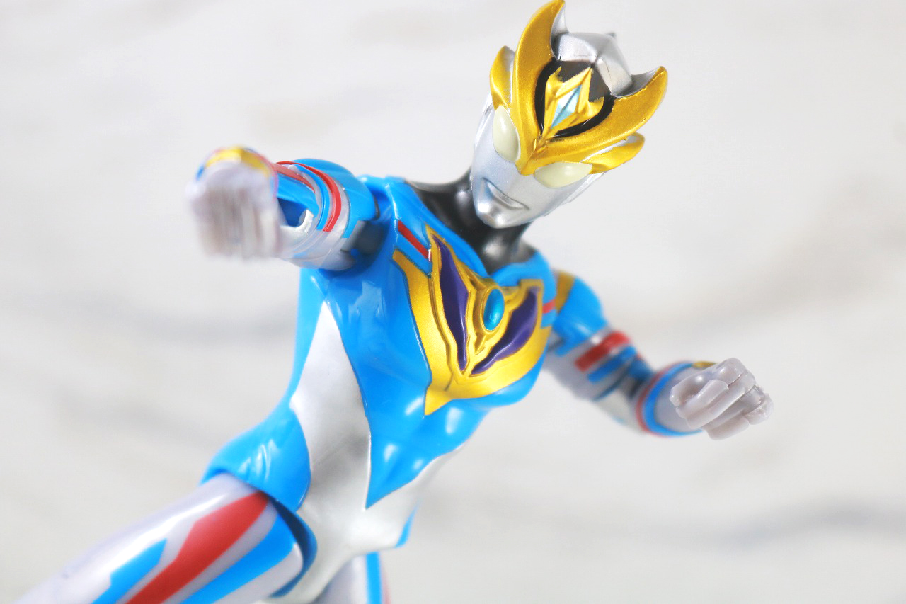 ウルトラアクションフィギュア　ウルトラマンデッカー　ダイナミックタイプ　レビュー　アクション