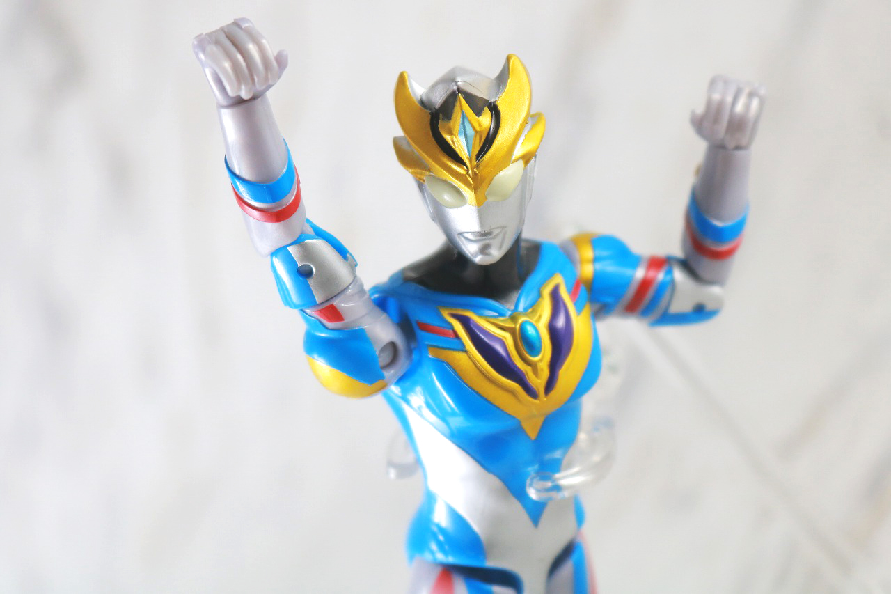 ウルトラアクションフィギュア　ウルトラマンデッカー　ダイナミックタイプ　レビュー　アクション