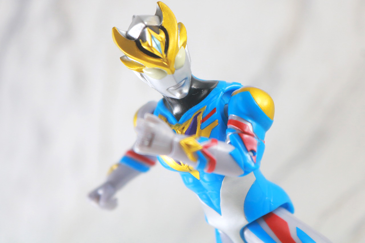 ウルトラアクションフィギュア　ウルトラマンデッカー　ダイナミックタイプ　レビュー　アクション