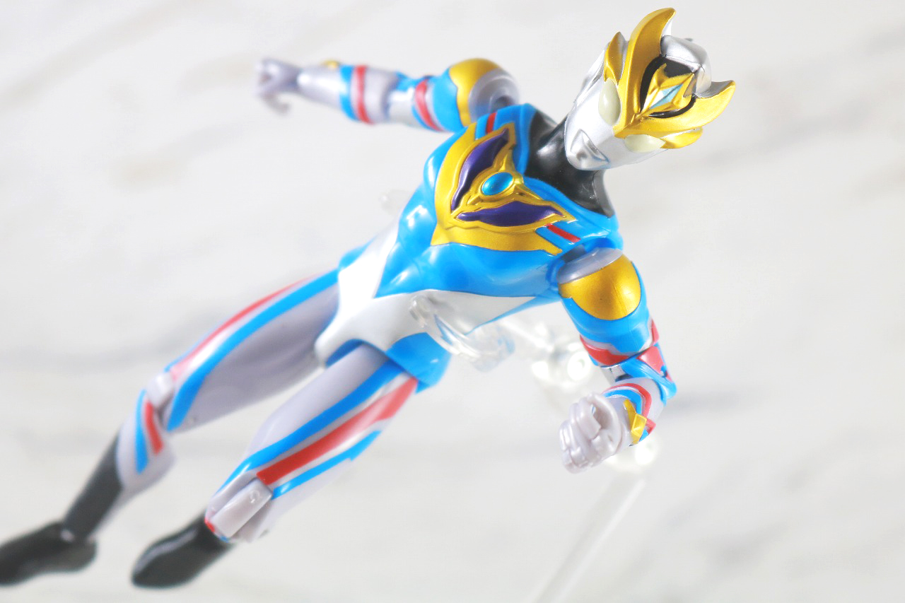 ウルトラアクションフィギュア　ウルトラマンデッカー　ダイナミックタイプ　レビュー　アクション