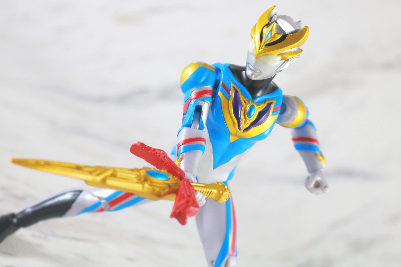 ウルトラアクションフィギュア　ウルトラマンデッカー　ダイナミックタイプ　レビュー　アクション