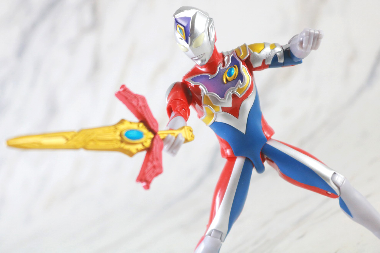 ウルトラアクションフィギュア　ウルトラマンデッカー　ダイナミックタイプ　レビュー　アクション