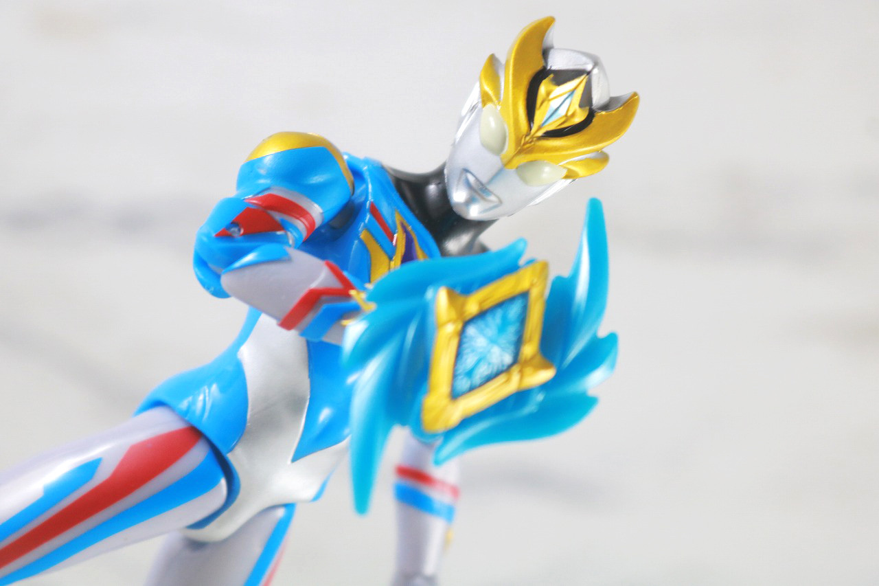 ウルトラアクションフィギュア　ウルトラマンデッカー　ダイナミックタイプ　レビュー　アクション