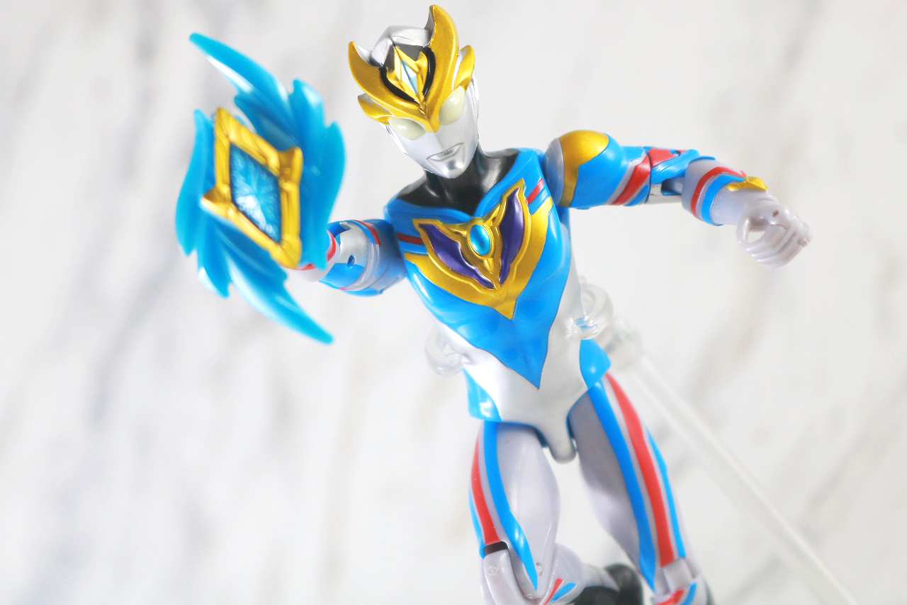 ウルトラアクションフィギュア　ウルトラマンデッカー　ダイナミックタイプ　レビュー　アクション