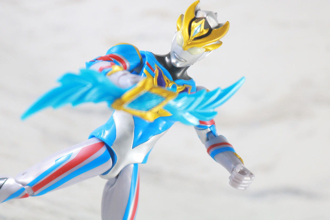 ウルトラアクションフィギュア　ウルトラマンデッカー　ダイナミックタイプ　レビュー　アクション