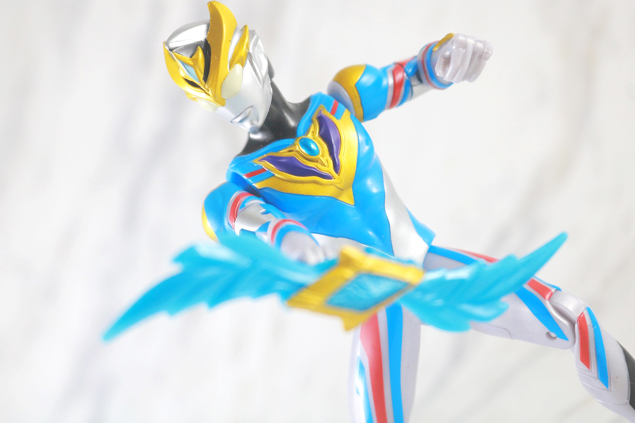 ウルトラアクションフィギュア　ウルトラマンデッカー　ダイナミックタイプ　レビュー　アクション