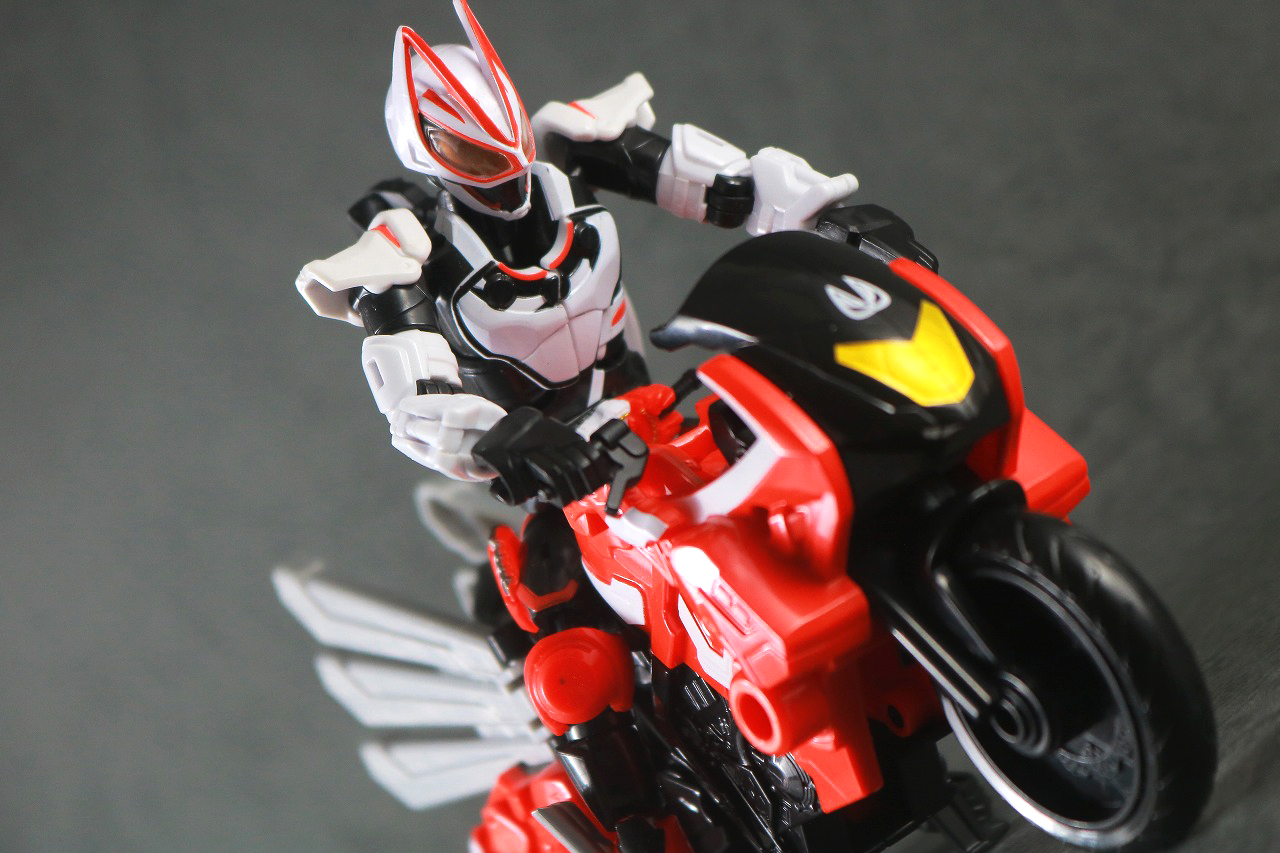 リボルブチェンジフィギュア　仮面ライダーギーツ　ブーストライカー　エントリーセット　レビュー　アクション