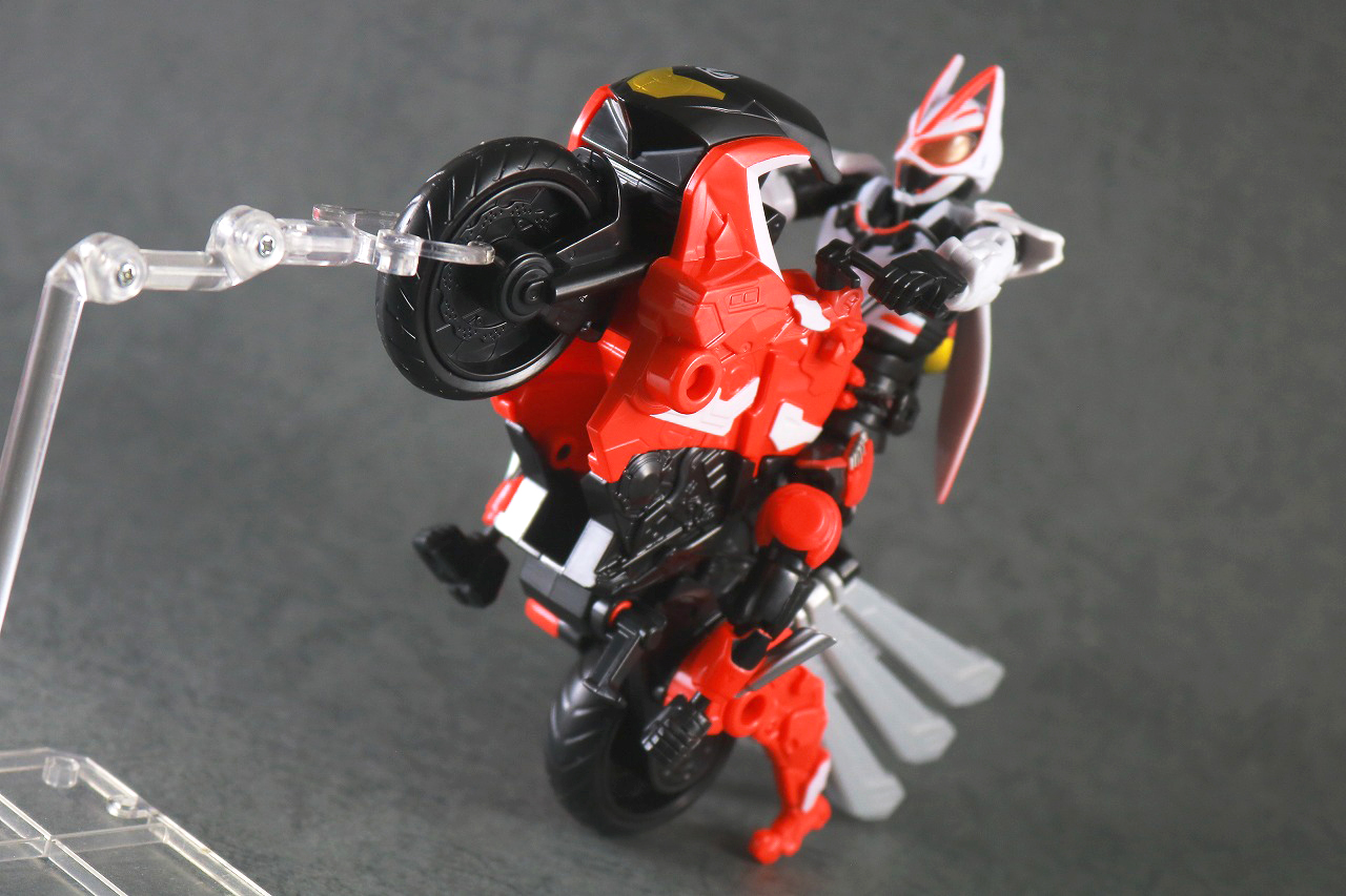 リボルブチェンジフィギュア　仮面ライダーギーツ　ブーストライカー　エントリーセット　レビュー　アクション