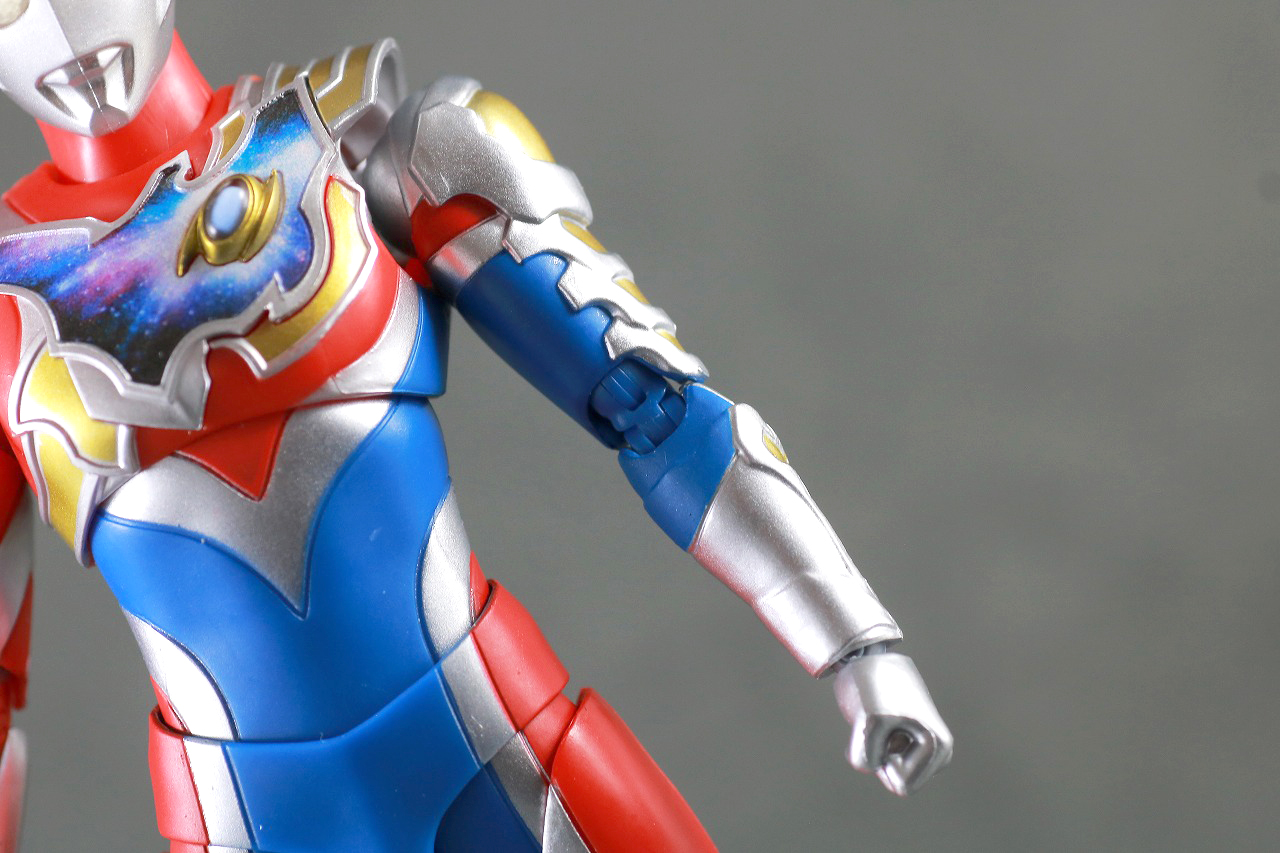 S.H.フィギュアーツ　ウルトラマンデッカー フラッシュタイプ　レビュー　　本体