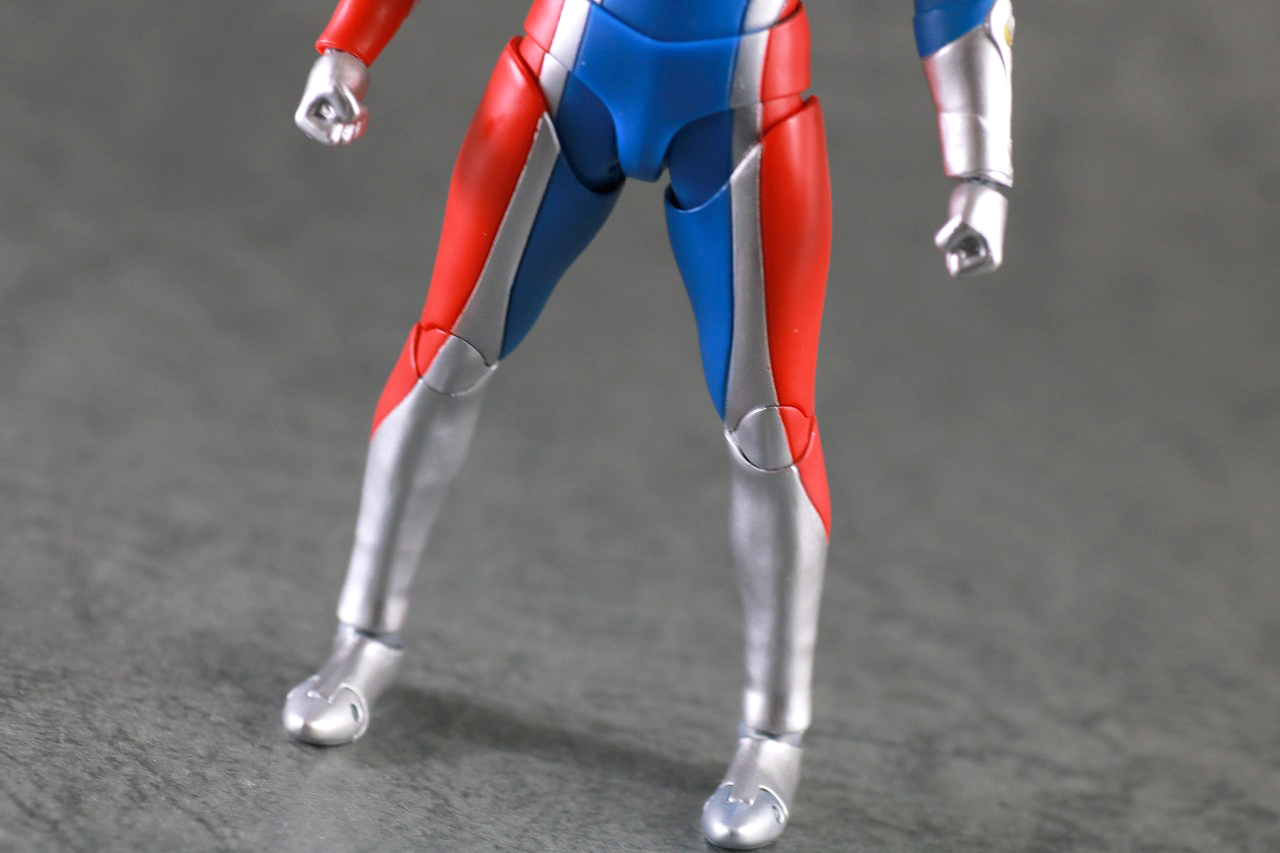 S.H.フィギュアーツ　ウルトラマンデッカー フラッシュタイプ　レビュー　　本体